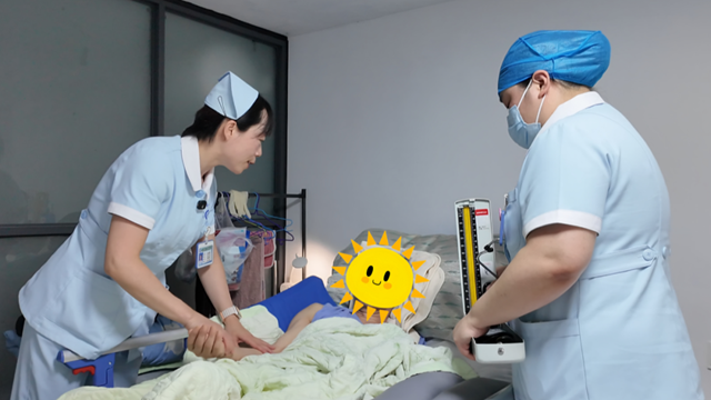  駐馬店市第一人民醫(yī)院：打通醫(yī)療惠民“最后一公里”，破解臥床患者就醫(yī)難問題