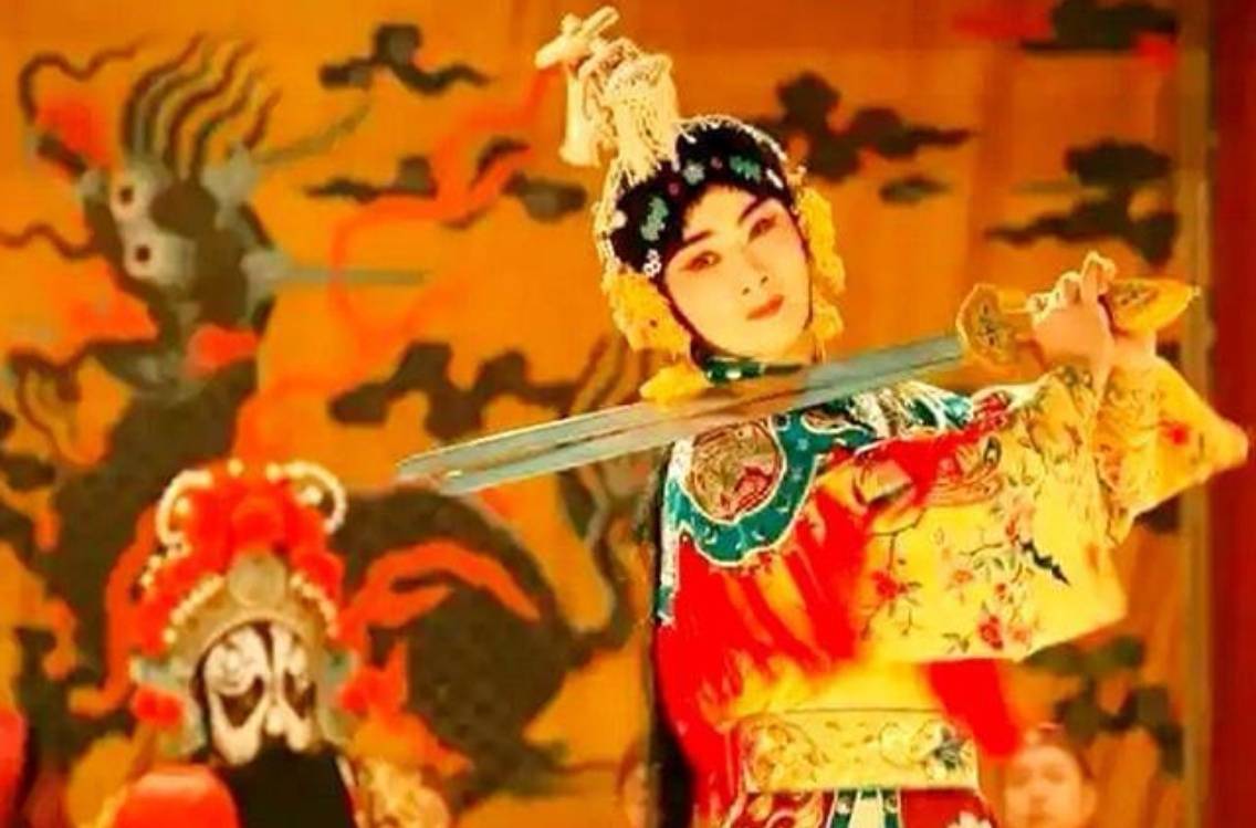 《戲臺》逆襲暑期檔，業(yè)內(nèi)評“陳佩斯在用經(jīng)歷和風骨講故事”