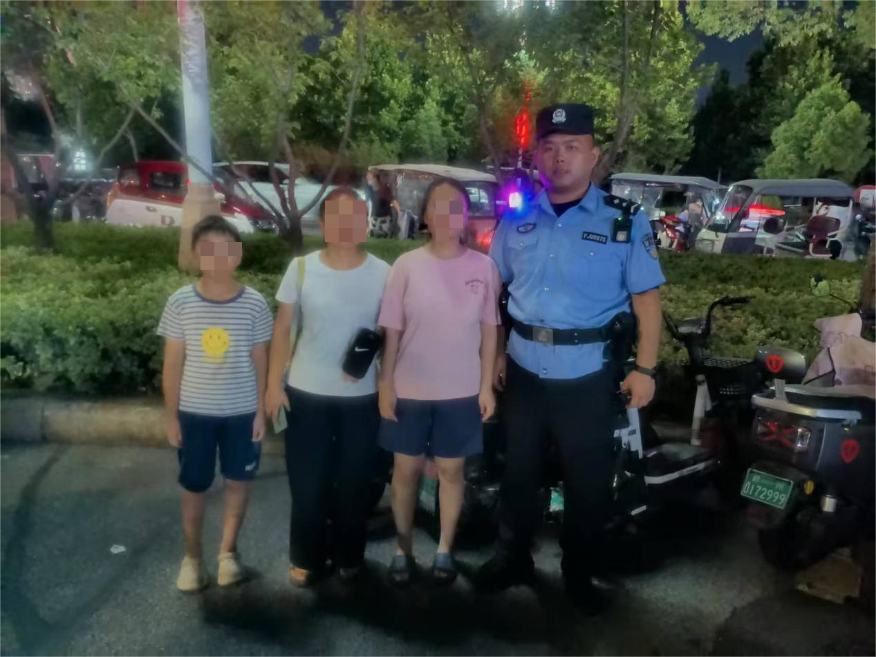 民警快速救助走失女童  暖心守護顯擔(dān)當(dāng)