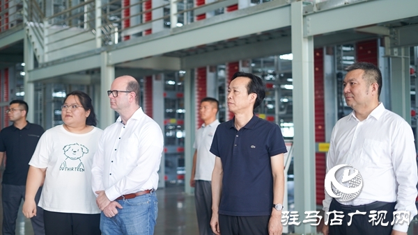  河南萬華畜牧設(shè)備有限公司與德國西門子公司舉行數(shù)字牧場戰(zhàn)略合作簽約儀式