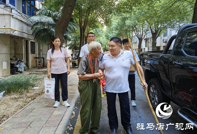 【文明風(fēng)采天中行】中國(guó)好人何文禮：拐杖撐起大愛(ài)人生