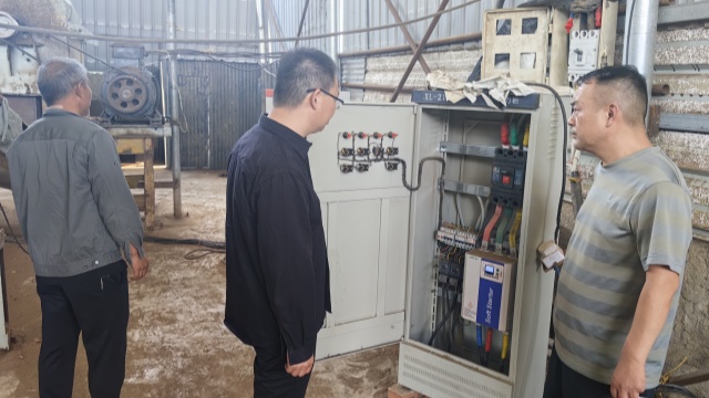 國(guó)網(wǎng)泌陽(yáng)縣供電公司:主動(dòng)服務(wù) 筑牢企業(yè)安全用電“防護(hù)網(wǎng)”