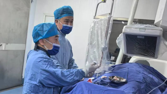 生死時速：駐馬店市第一人民醫(yī)院“胸痛急救網絡”無縫銜接，成功救治急性心?；颊? width=