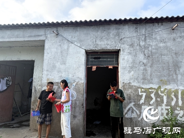 平輿縣婦聯(lián)開展“少年兒童心向黨 牽手護航伴成長”暑期兒童關愛服務活動