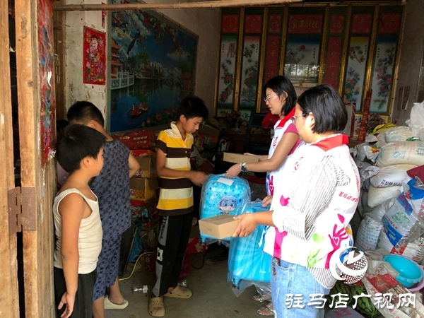 平輿縣婦聯(lián)開展“少年兒童心向黨 牽手護航伴成長”暑期兒童關愛服務活動