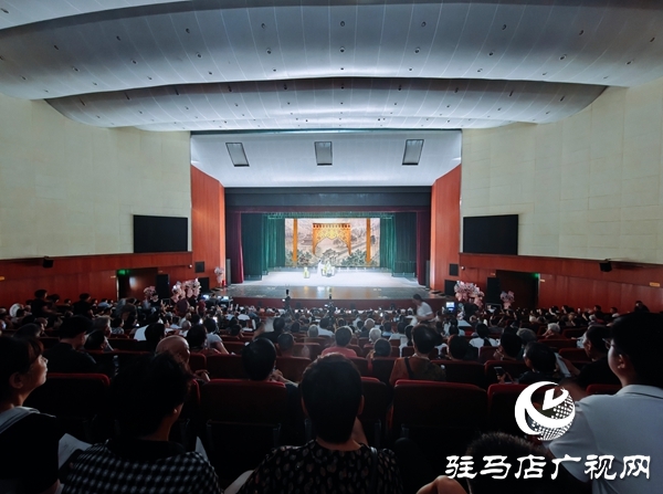 黃河戲劇節(jié)經(jīng)典豫劇《必正與妙?！妨料嗥捷浛h文化藝術(shù)中心