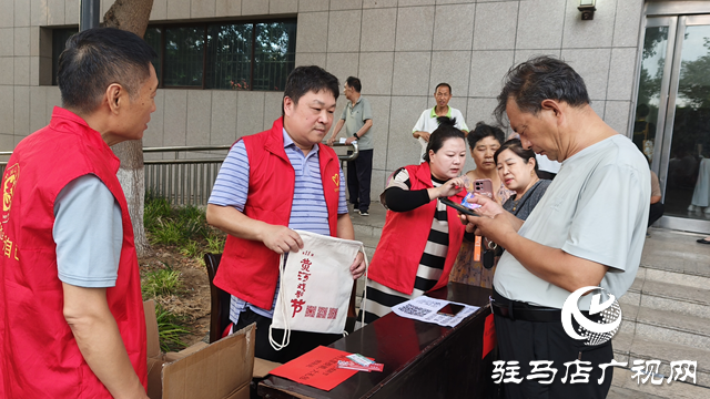 駐馬店：黨員先鋒護航黃河戲劇節(jié) 志愿服務(wù)彰顯擔當本色