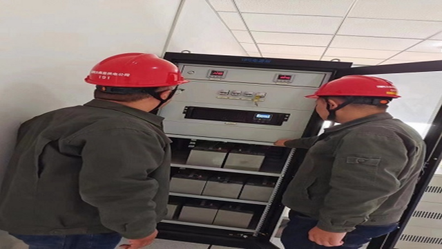 國網(wǎng)汝南縣供電公司：筑牢防線不松懈 巡檢機(jī)房保安全