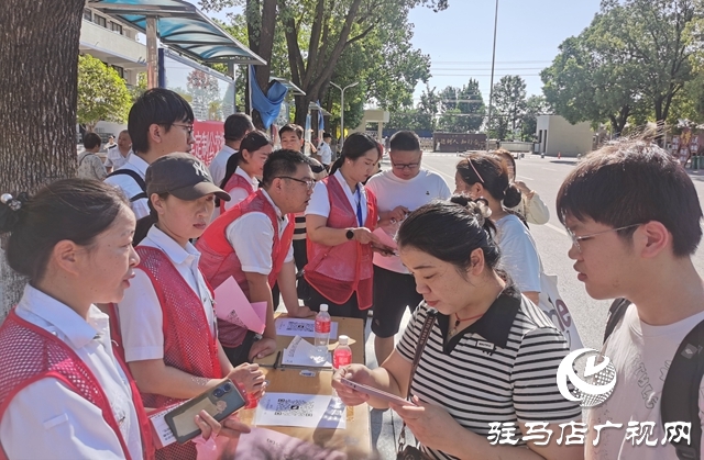 駐馬店：開學(xué)季“定制公交”再啟航  家校“點(diǎn)對點(diǎn)”接送更省心