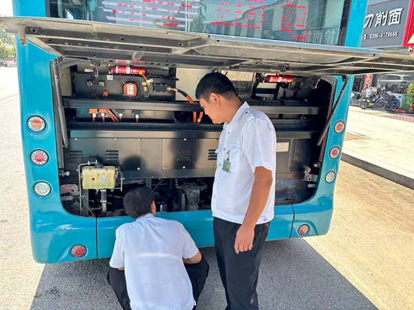 平輿公交全力備戰(zhàn)開學季 筑牢安全出行防線