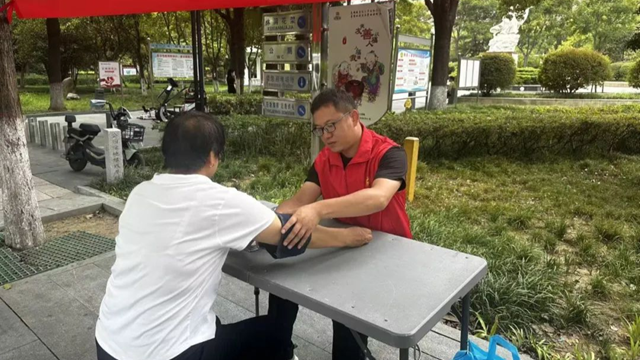 駐馬店市第一人民醫(yī)院開展第九個“全國殘疾預防日”宣傳義診活動