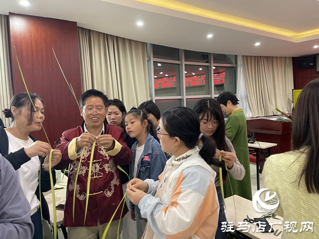  駐馬店市總工會(huì)“美生活”課程：草編藝術(shù)點(diǎn)亮職工周末