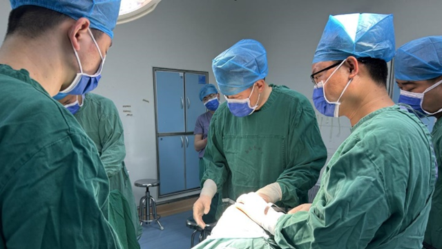  讓“膝”望重生，重拾行走自由——駐馬店市第一人民醫(yī)院微創(chuàng)單髁置換術(shù)助62歲患者重燃“膝”望