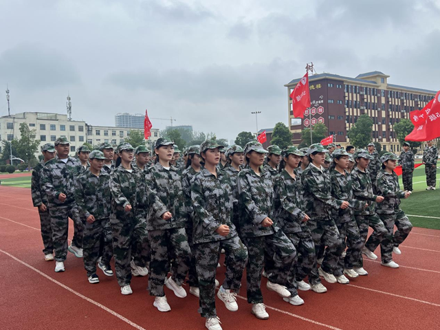 駐馬店市樹人高級中學(xué)：千名學(xué)子展堅毅風(fēng)采 開啟高中新征程