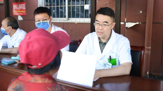 名醫(yī)下沉惠基層，駐馬店市第一人民醫(yī)院醫(yī)療專家常態(tài)化坐診水屯鎮(zhèn)衛(wèi)生院