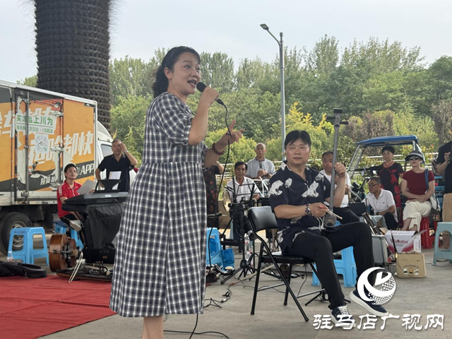 黃河戲劇節(jié)“送戲到身邊”：戲曲名家走進社區(qū) 經(jīng)典唱段回蕩街頭