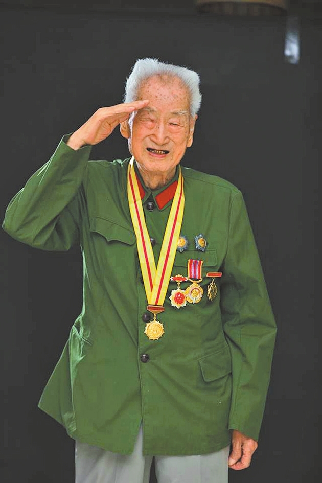 走近抗戰(zhàn)老兵 聆聽烽火歲月