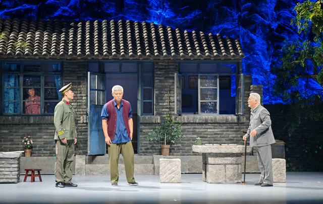 黃河戲劇節(jié)話劇《馬走日》上演：馬嘯黃河岸 棋局映忠魂