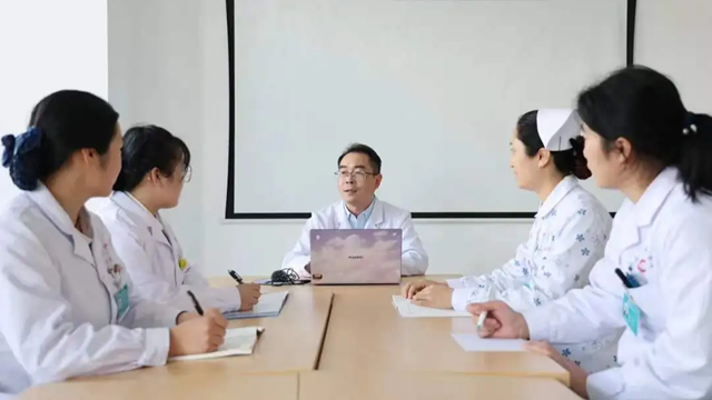 駐馬店市中心醫(yī)院：11歲男孩突然腿疼，一查竟是白血病？