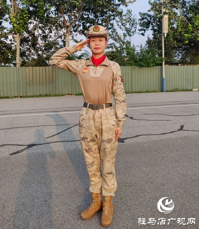泌陽姑娘張盈盈:閱兵場與畫布間的多彩青春