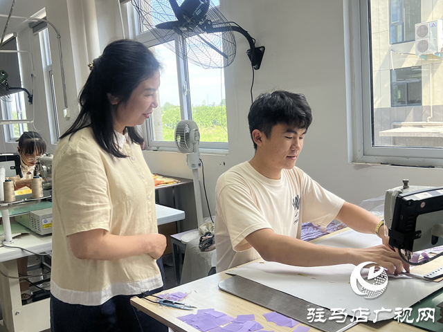 “幸福車(chē)間”筑夢(mèng)家門(mén)口：河南冠華箱包托起群眾增收夢(mèng)