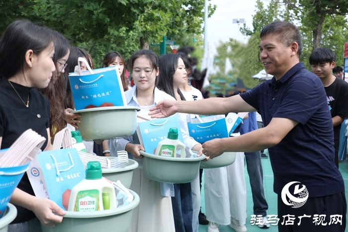  滿“新”歡喜，共赴美好！駐馬店職業(yè)技術(shù)學(xué)院喜迎2025級(jí)新生報(bào)到入學(xué)
