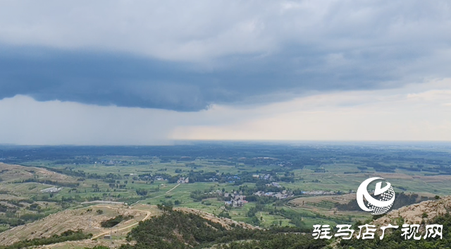 泌陽縣羅漢山：初秋雨后宛若仙境 云霧奇石共繪水墨畫卷