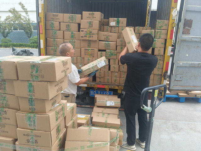 東方甄選3小時直播熱銷萬單 夢莉嬌花瓣手工皂實力“圈粉”