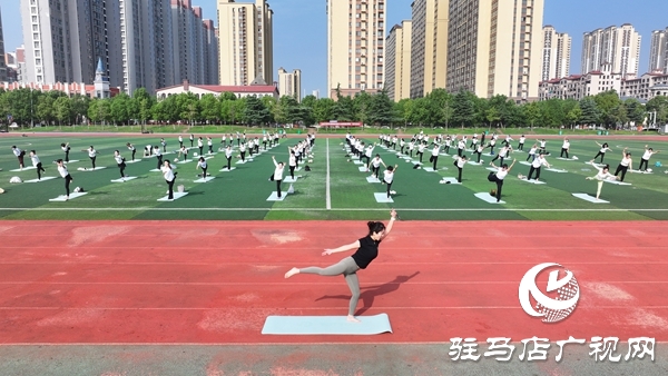 2025年全國健身瑜伽公益活動(dòng)暨社區(qū)運(yùn)動(dòng)會(huì)瑜伽嘉年華在我市啟動(dòng)