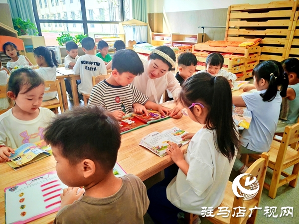 【育見(jiàn)新力量】平輿縣第四幼兒園副園長(zhǎng)張春煥：28年幼教堅(jiān)守 以愛(ài)與奉獻(xiàn)點(diǎn)亮童心