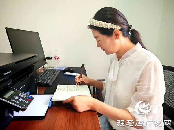 【育見(jiàn)新力量】平輿縣第四幼兒園副園長(zhǎng)張春煥：28年幼教堅(jiān)守 以愛(ài)與奉獻(xiàn)點(diǎn)亮童心