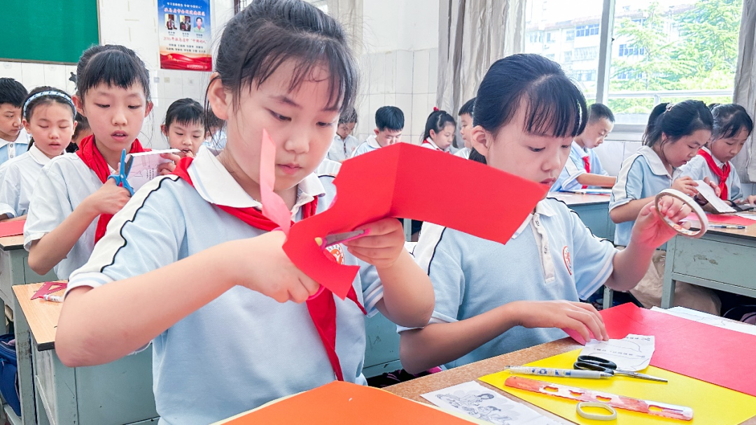 駐馬店實(shí)驗(yàn)小學(xué)開展“9?18”主題愛國主義教育活動(dòng)