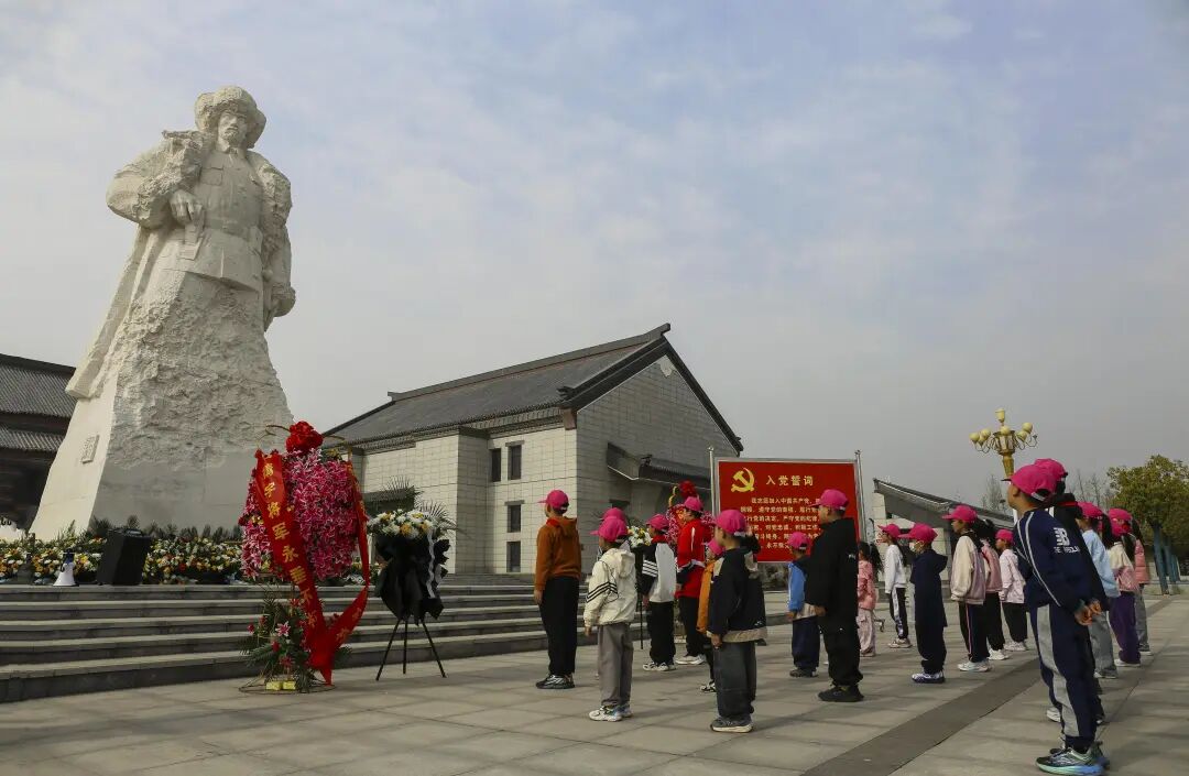 線上展｜銘記烽火鑄忠魂 藝韻傳薪頌英雄——駐馬店市紀(jì)念抗戰(zhàn)勝利80周年、楊靖宇將軍誕辰120周年美術(shù)書法攝影藝術(shù)展（五）