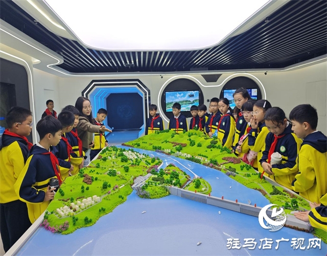  聚焦科普制造 感受科技魅力---- 第三十三小學(xué)參觀黃淮學(xué)院工程技術(shù)中心研學(xué)活動(dòng)