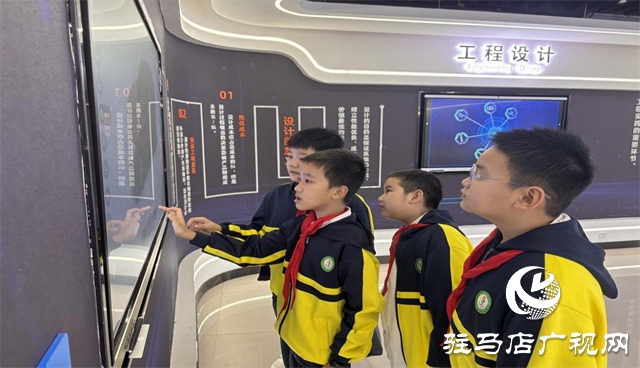  聚焦科普制造 感受科技魅力---- 第三十三小學(xué)參觀黃淮學(xué)院工程技術(shù)中心研學(xué)活動(dòng)