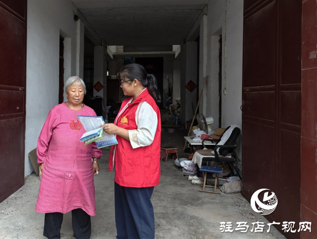 經(jīng)濟(jì)開發(fā)區(qū)賈莊居委會(huì)開展殯葬惠民政策宣傳活動(dòng)