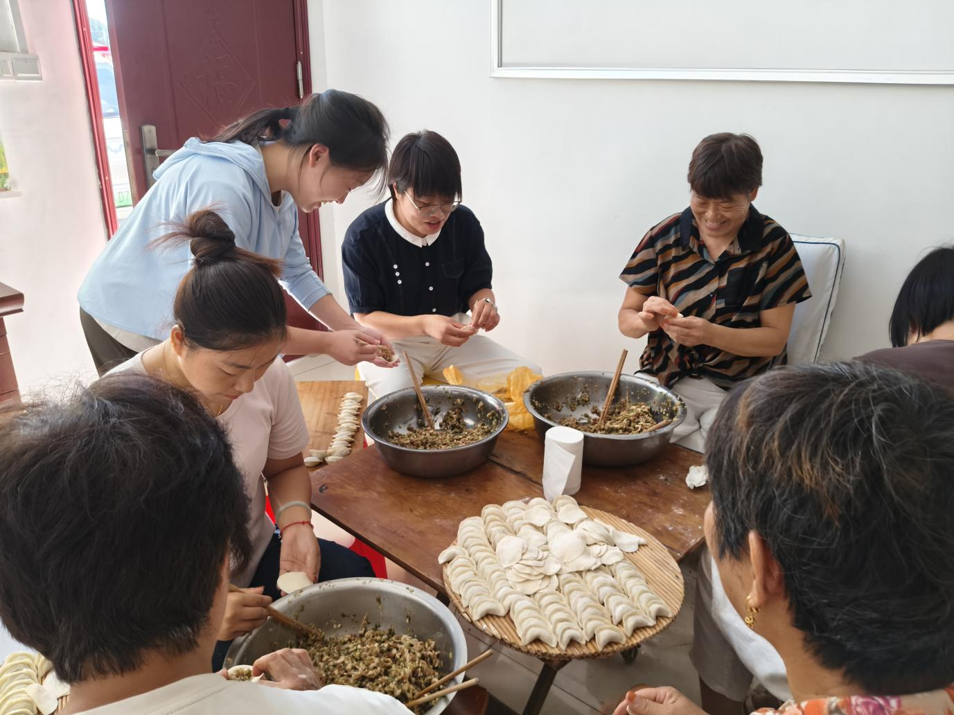  遂平縣玉山鎮(zhèn)悅莊村：熱熱鬧鬧餃子宴 孝善敬老顯真情