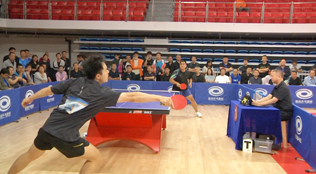 河南省省屬高校第二屆職工運(yùn)動會乒乓球比賽在黃淮學(xué)院拉開帷幕