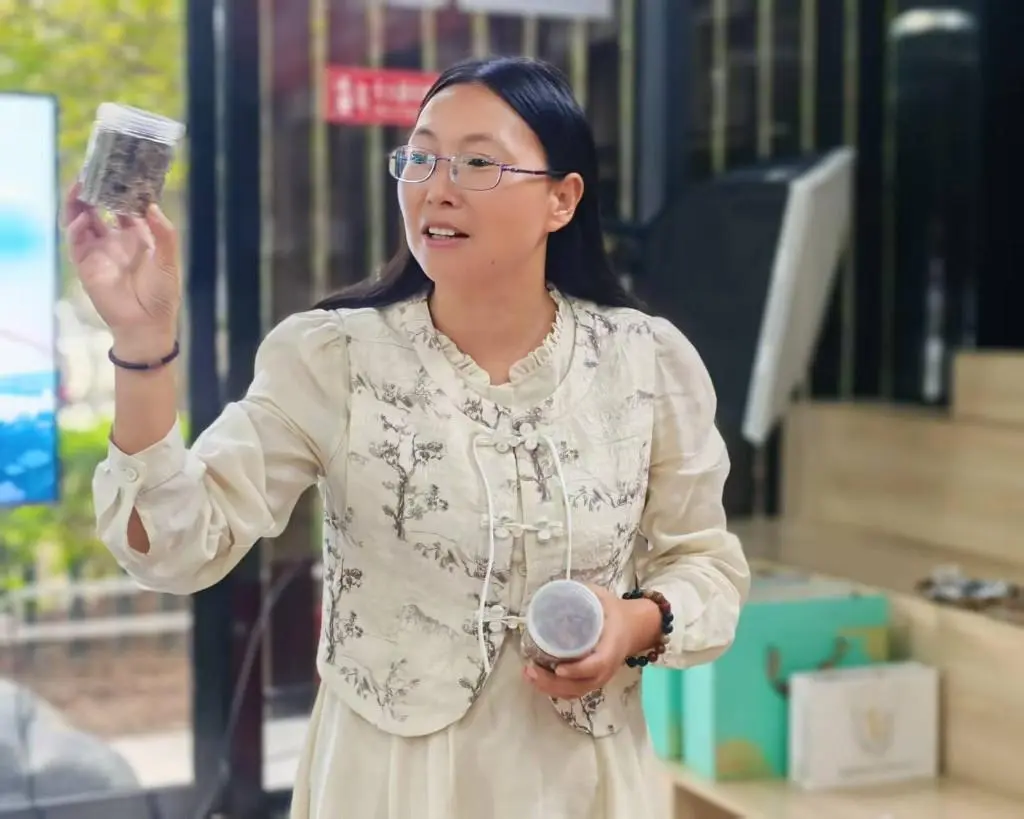 探秘非遺蓍草 傳承天中文脈 | 駐馬店市圖書館舉辦非遺蓍草手工制作活動(dòng)