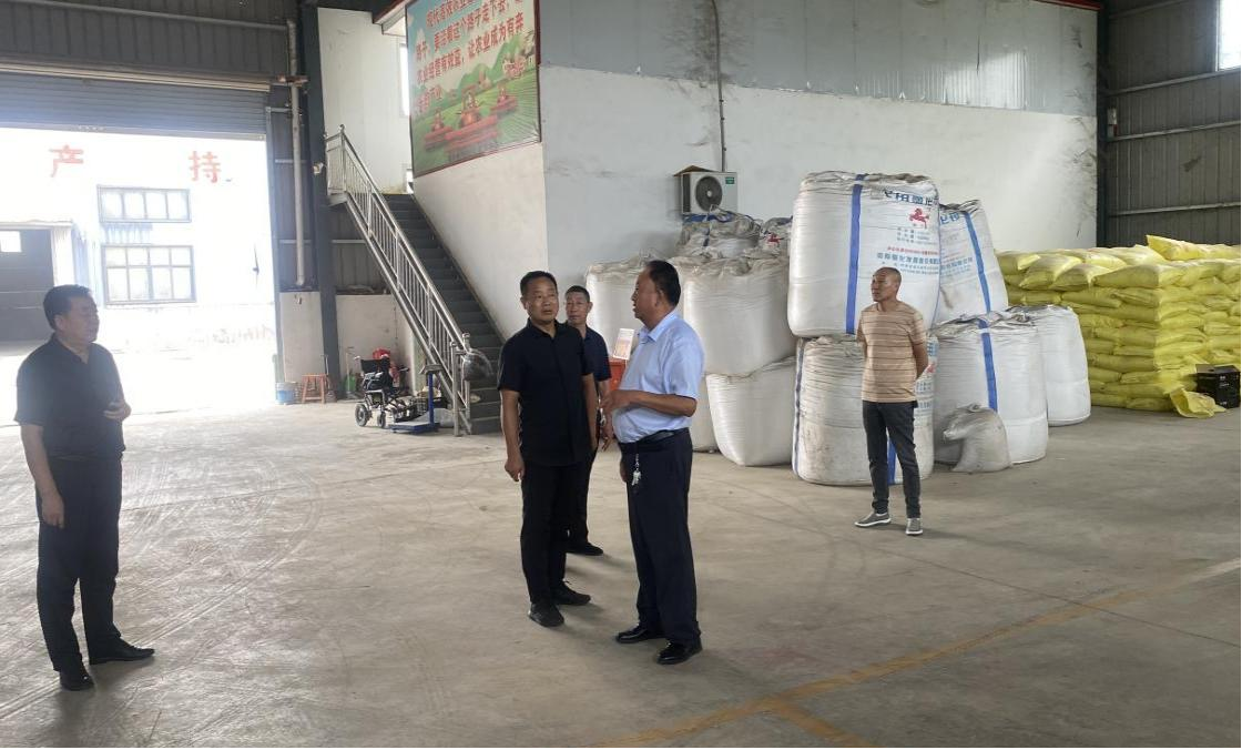 驛城區(qū)供銷社赴遂平縣常莊為農(nóng)服務(wù)中心 學(xué)習(xí)交流