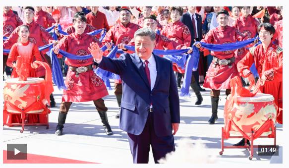 習(xí)近平在出席新疆維吾爾自治區(qū)成立70周年慶祝活動(dòng)后返回北京