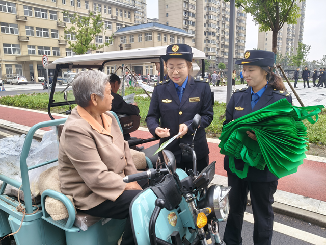 駐馬店高新區(qū)開展生活垃圾分類主題宣傳活動