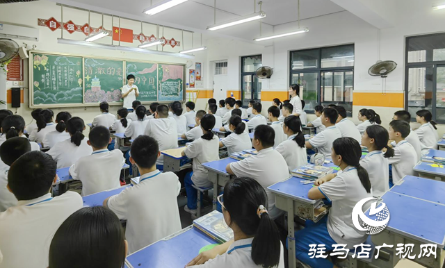 駐馬店市四中：主題班會迎國慶 青春告白祖國