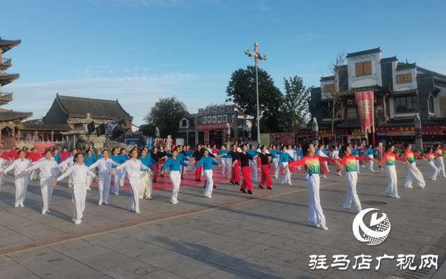 “中原舞翩躚”廣場(chǎng)舞成果展綻放駐馬店 點(diǎn)燃群眾文化熱情