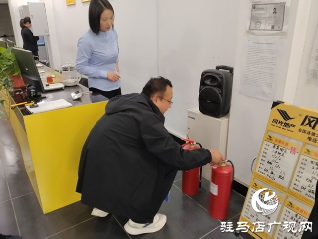  西平柏城街道開展雙節(jié)前多部門聯(lián)合安全大檢查