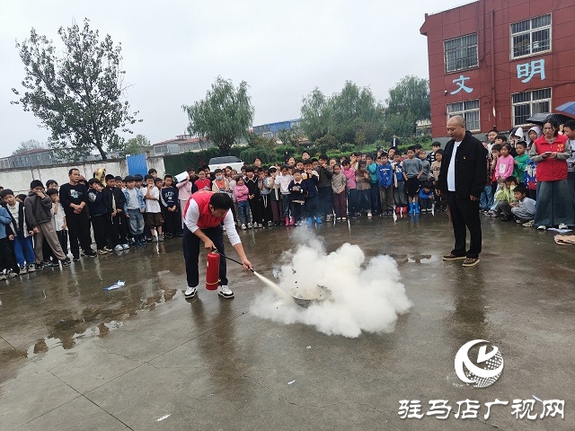 新蔡縣佛閣寺鎮(zhèn)舉辦“全國科普月”之科普進校園活動