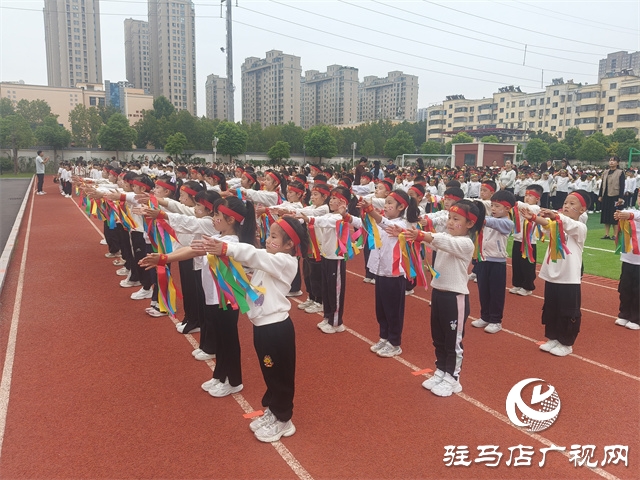  經(jīng)濟(jì)開(kāi)發(fā)區(qū)金雀路小學(xué)舉行“揚(yáng)少年風(fēng)貌 展隊(duì)列英姿”隊(duì)列隊(duì)形展示活動(dòng)