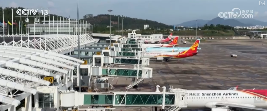 雙節(jié)同慶！中外旅客跨境游走旺 全國(guó)口岸迎出入境高峰