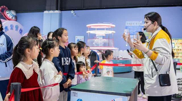 駐馬店市科技館：“雙節(jié)”科普活動吸引上萬人參與 沉浸式體驗激發(fā)青少年科學(xué)熱情??