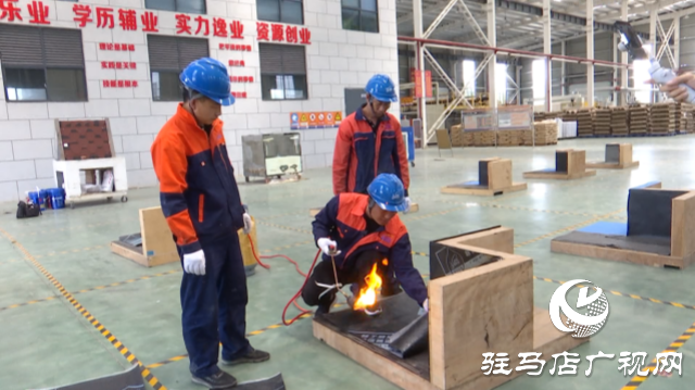 全國(guó)勞動(dòng)模范李亞光：匠心筑夢(mèng)扎根防水一線 創(chuàng)新工藝破解施工難題